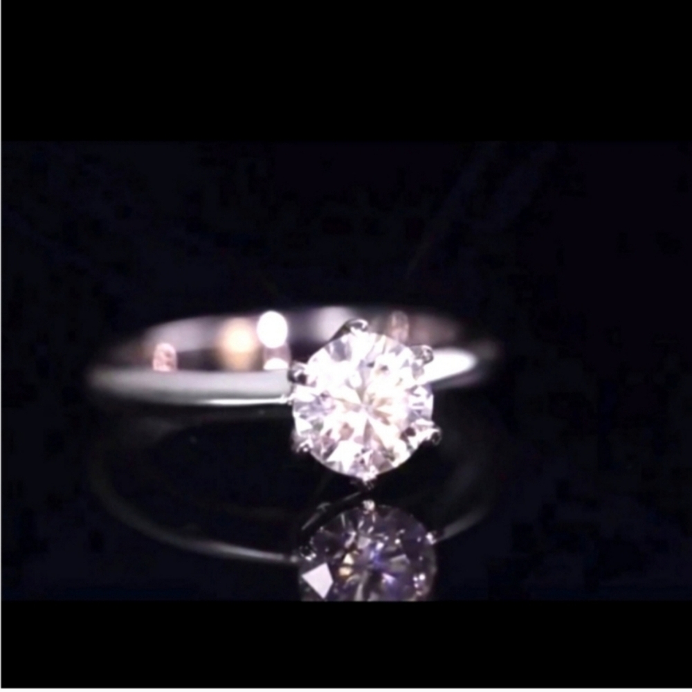 AUTHENTIC 3.0 ct  GRA MOISSANITE